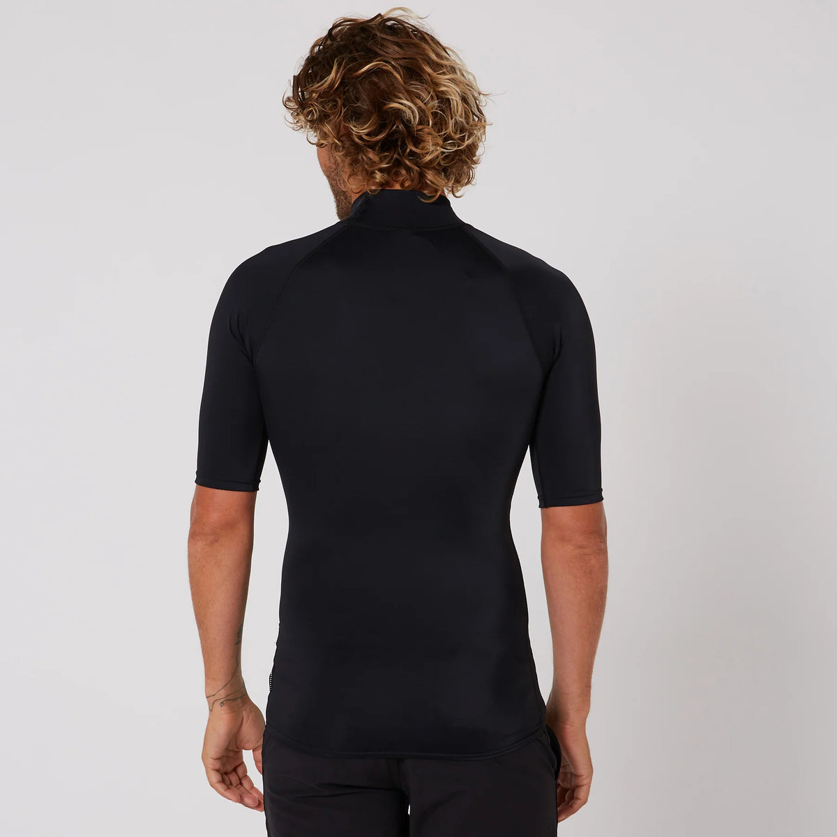 MENS SCRIPT SHORT SLEEVE RASH SHIRT